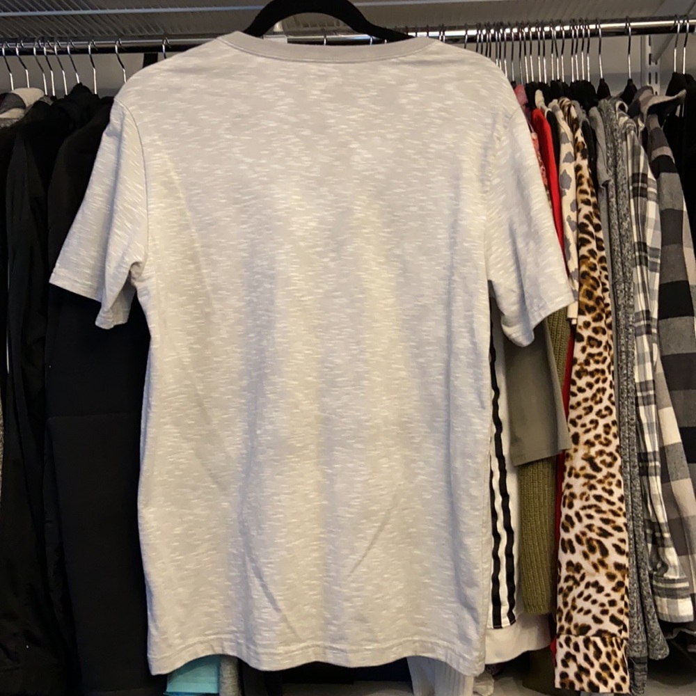Men’s Express V-Neck Tee - Picture 4 of 5